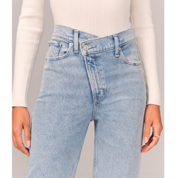 Abercombie And Fitch The 90s Straight Utra High Rise Curve Love 26/2R - Picture 4 of 13